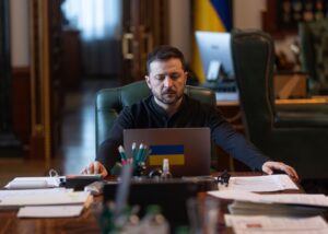 Зеленський відреагував на слова Макрона про мир
