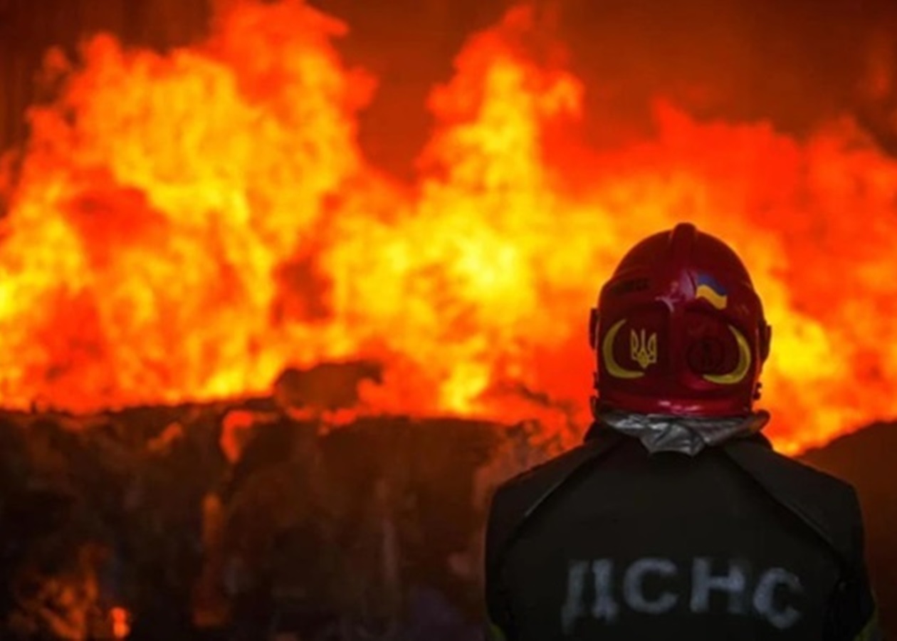 Удар по Харкову: двоє постраждалих, мешканців евакуюють