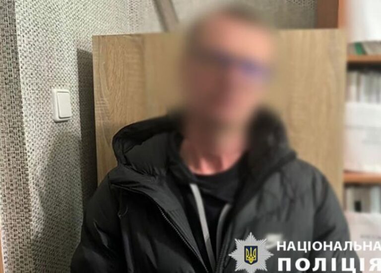 Водій автобуса програв у казино $30 тисяч, які взявся перевезти за кордон