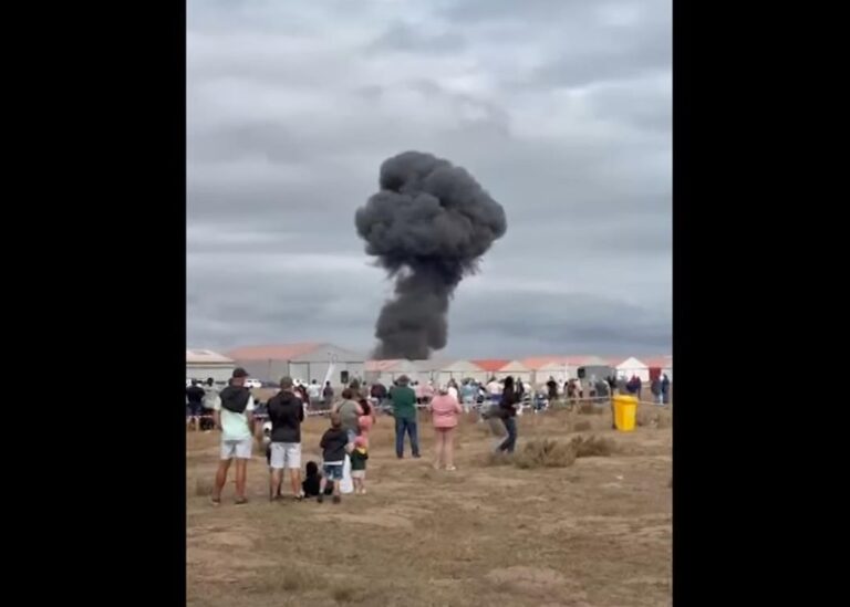 На авіашоу у ПАР розбився літак