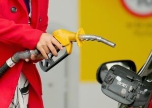 В Україні впали продажі пального - ЗМІ