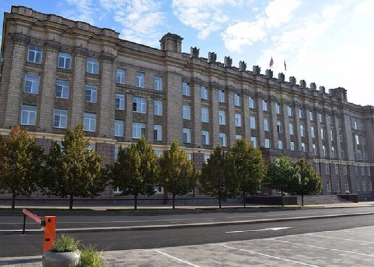 У Бєлгороді дрон атакував будівлю уряду