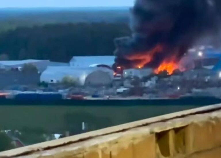 Під Москвою після вибухів спалахнули склади – ЗМІ