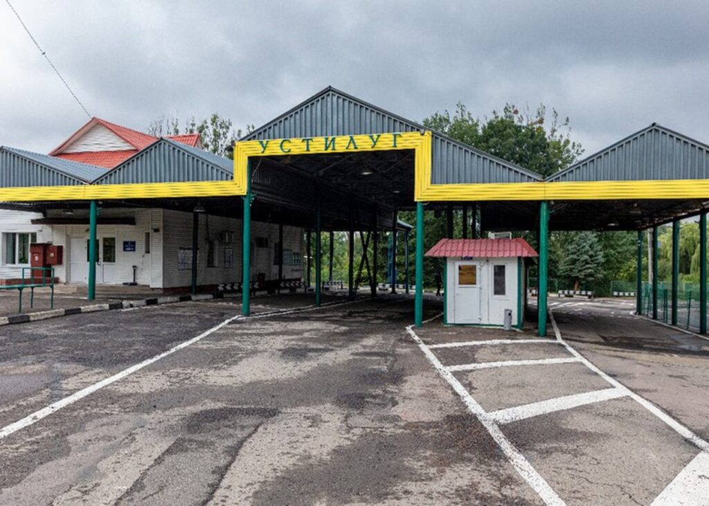 Українцям радять тимчасово уникати перетину кордону з Польщею в Устилузі