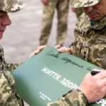 Пам’ятний знак бойовим медикам відкрито на Алеї захисників у Києві (фото)