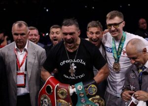 Пояс IBF опинився у Дюбуа – менеджер Усика пояснив ситуацію