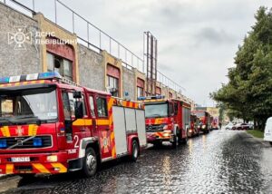 У Львові горить готель Власта: триває евакуація
