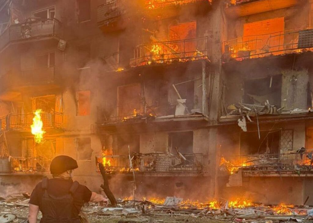 У Костянтинівці масштабні пожежі після атаки Росії