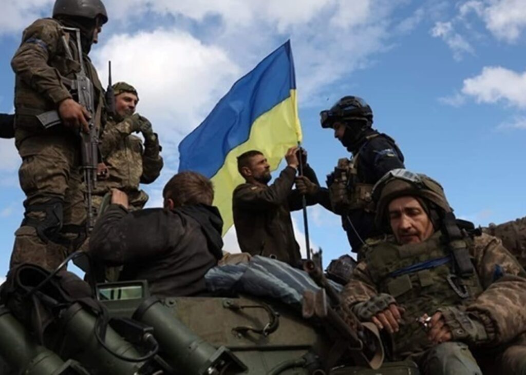Три чверті українців вірять у перемогу над РФ – опитування