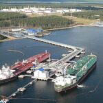 СюжетРФ сколихнули вибухи: куди поцілив рій дронів
