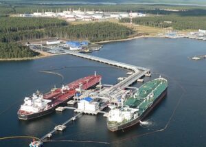 СюжетРФ сколихнули вибухи: куди поцілив рій дронів