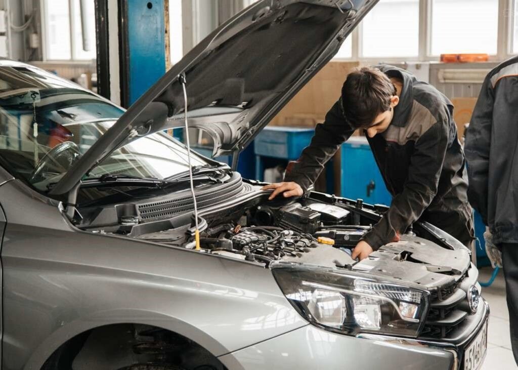 Російський автогігант програє ринок китайським брендам – СЗРУ