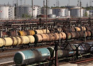 Росія може стати залежною від імпорту пального на 60% – розвідка