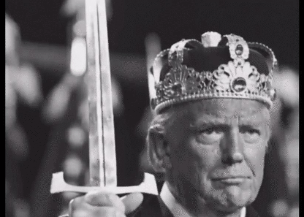 На тлі протестів у США Венс опублікував відео з Трампом в образі короля