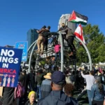 У США проходять масові протести проти політики Трампа