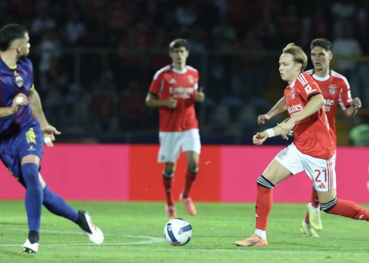 Відео голів Бенфіки за асистування Судакова