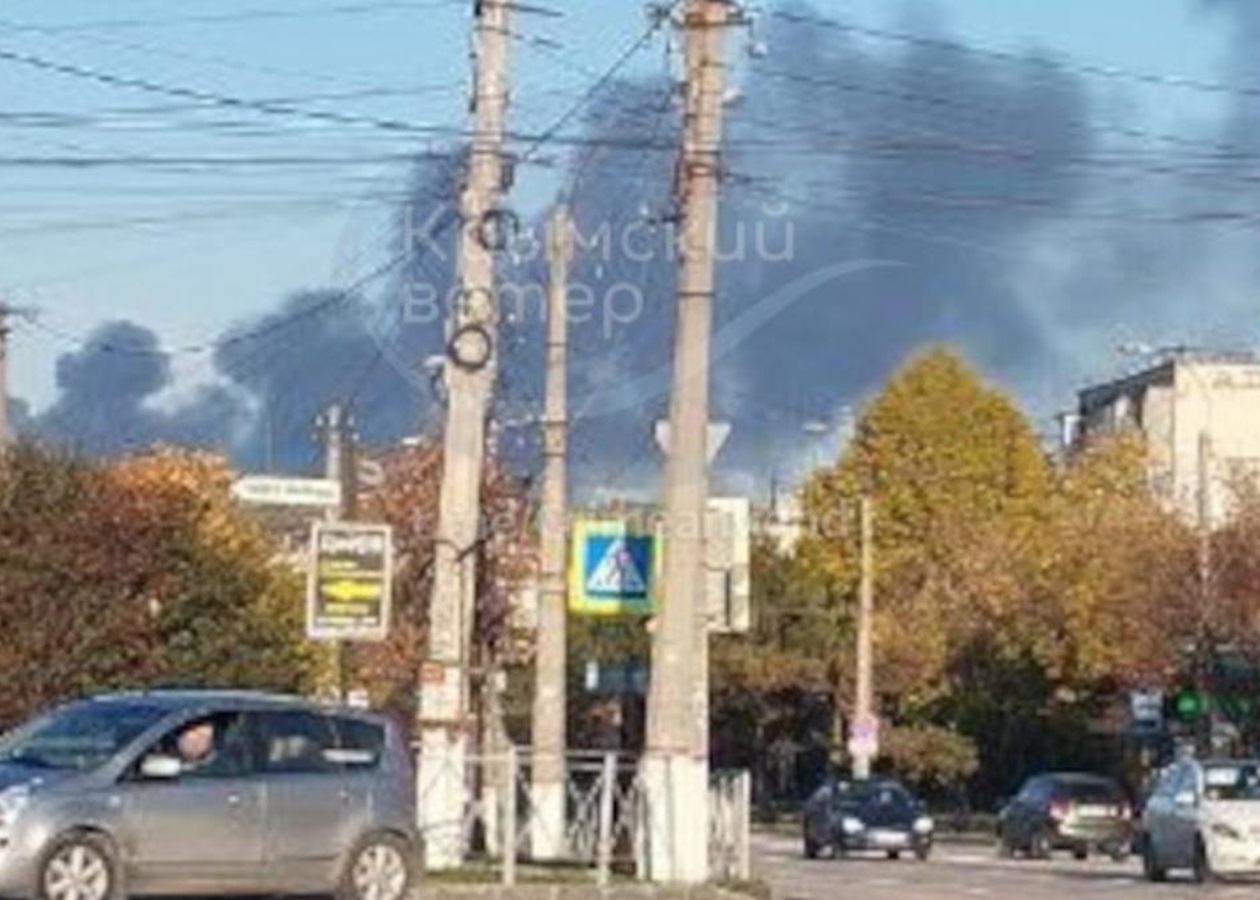 В Криму гриміли вибухи: загорілась нафтобаза