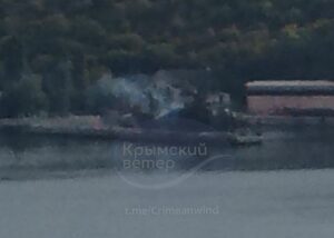 У Криму горів військовий корабель РФ – соцмережі