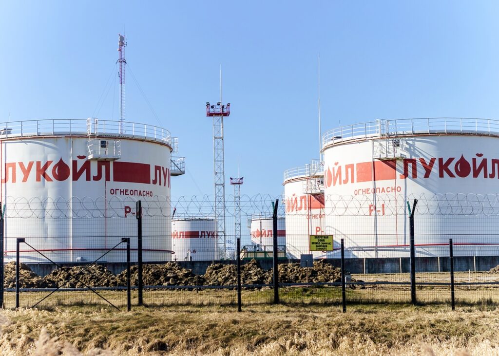 У Болгарії готують продаж бургаського заводу Лукойл