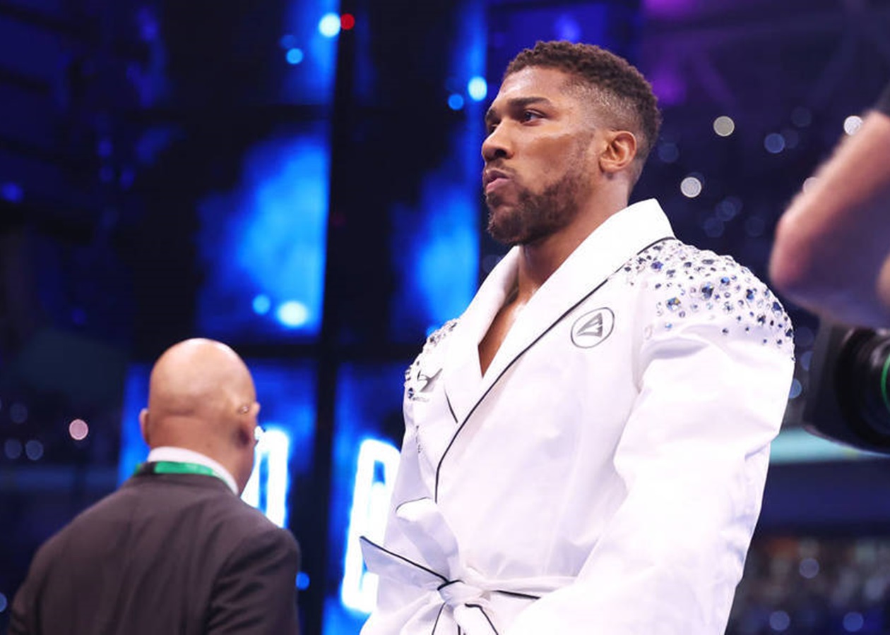 Промоутер звернув увагу Джошуа на ризики бою з Полом