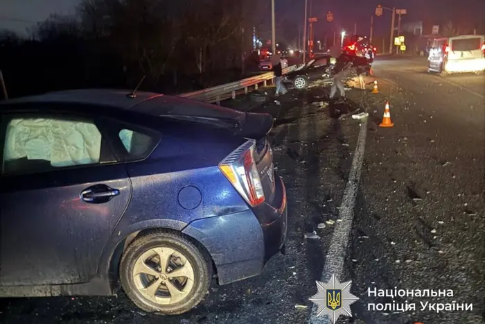 Біля Вінниці розбилися два авто: є постраждалі (фото)