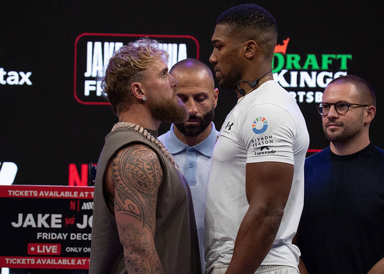 Джошуа і Пол зустрілися поглядами перед боєм