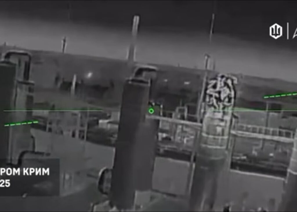 Мадяр показав ураження хімзаводу в Криму