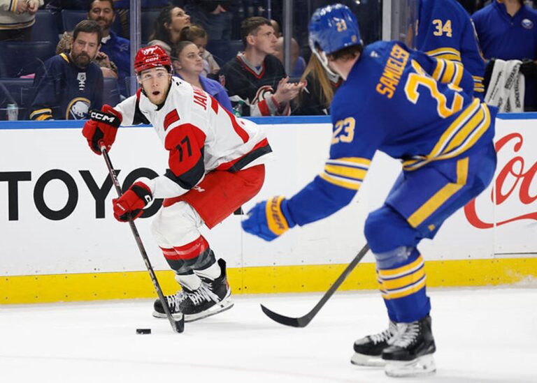 НХЛ: Кароліна сенсаційно поступилася