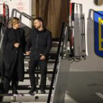 В ОП прокоментували переслідування дронами літака Зеленського