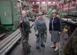 РФ скоротить заборонені для жінок професії через нестачу кадрів