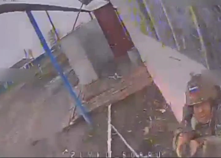 Прикордонники показали "вибухову" роботу дронів по окупантах