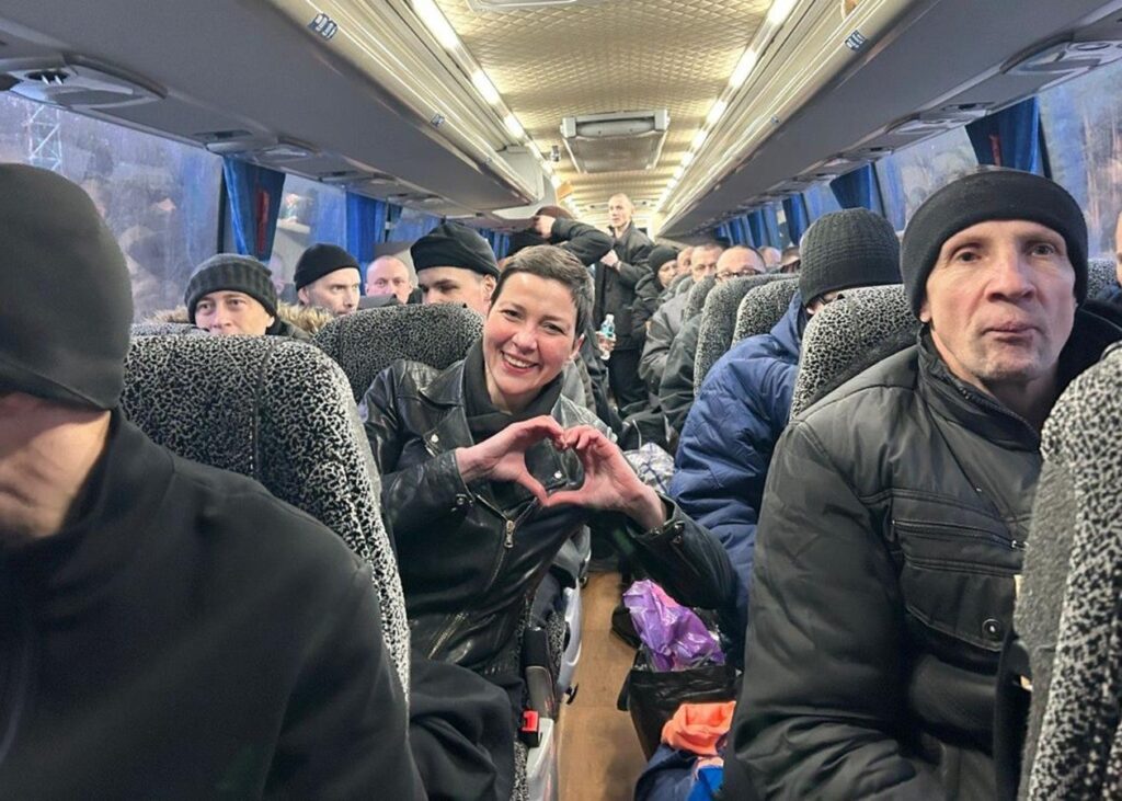 Білорусь передала Україні 114 цивільних громадян