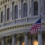 У Сенат внесли законопроєкт про санкції за сприяння імпорту нафти з РФ