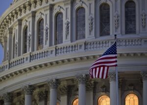 У Сенат внесли законопроєкт про санкції за сприяння імпорту нафти з РФ