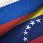 AP: РФ почала евакуацію сімей співробітників посольства у Венесуелі