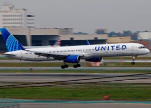 Авіакомпанії США попередили про можливу військову активність