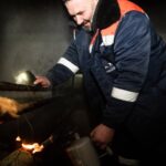 Ремонтні бригади ЖКГ та Укрзалізниці отримають доплати – Кулеба