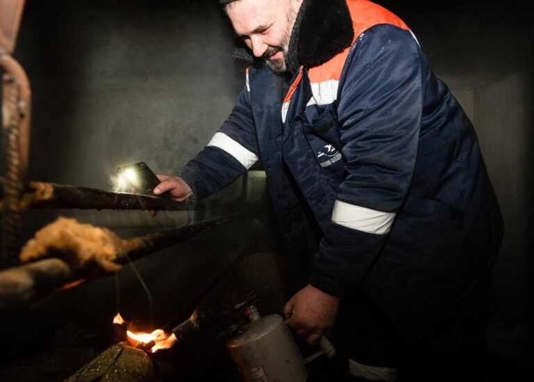 Ремонтні бригади ЖКГ та Укрзалізниці отримають доплати – Кулеба