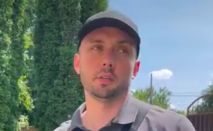 Прокурор Офісу Генпрокурора Віктор Кобець живе в квартирі батька, а люксовий Audi оформив на безробітну дружину