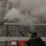 У центрі Києва спалахнула пожежа в готелі