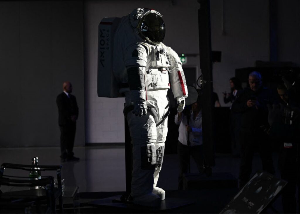 Axiom Space залучила $350 млн на розробку скафандрів та "заміну" МКС
