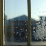 Чи потрібно мити вікна взимку – корисні поради