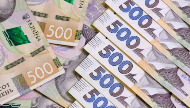 Частина пенсіонерів отримає до 2 595 грн надбавки у березні: Ось у кого будуть максимальні доплати