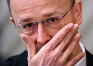 Сіярто прибув до Москви для переговорів про енергопостачання