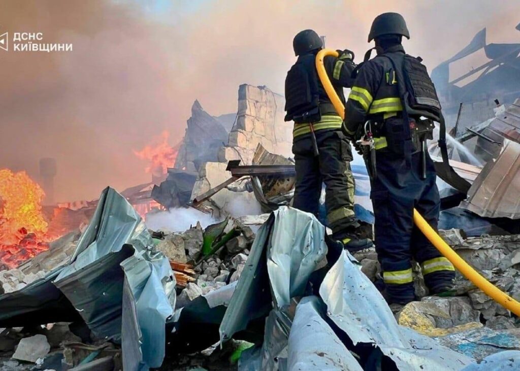 Атака РФ: На Київщині низка населених пунктів без газу, тепла і світла