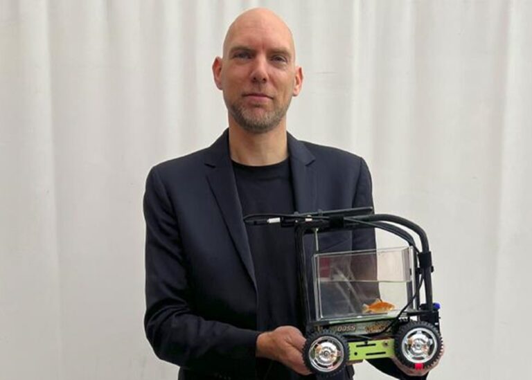 Золота рибка за кермом: голландський інженер встановив рекорд світу