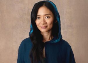 Режисерка Хлої Чжао відкрила збір для порятунку тварин в Україні