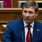 Компанія на водія Сергія Шахова отримала 441 млн грн за тендерами без конкуренції на системи оповіщення