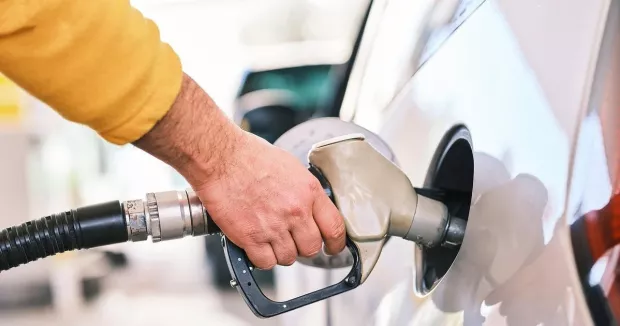 Удару по кишені бути? Чого чекати від цін АЗС у травні