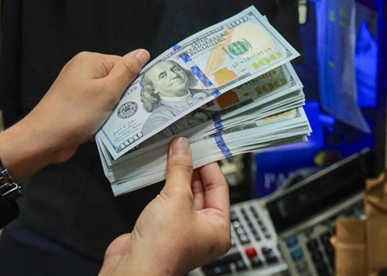 Долар і євро зросли в обмінних пунктах